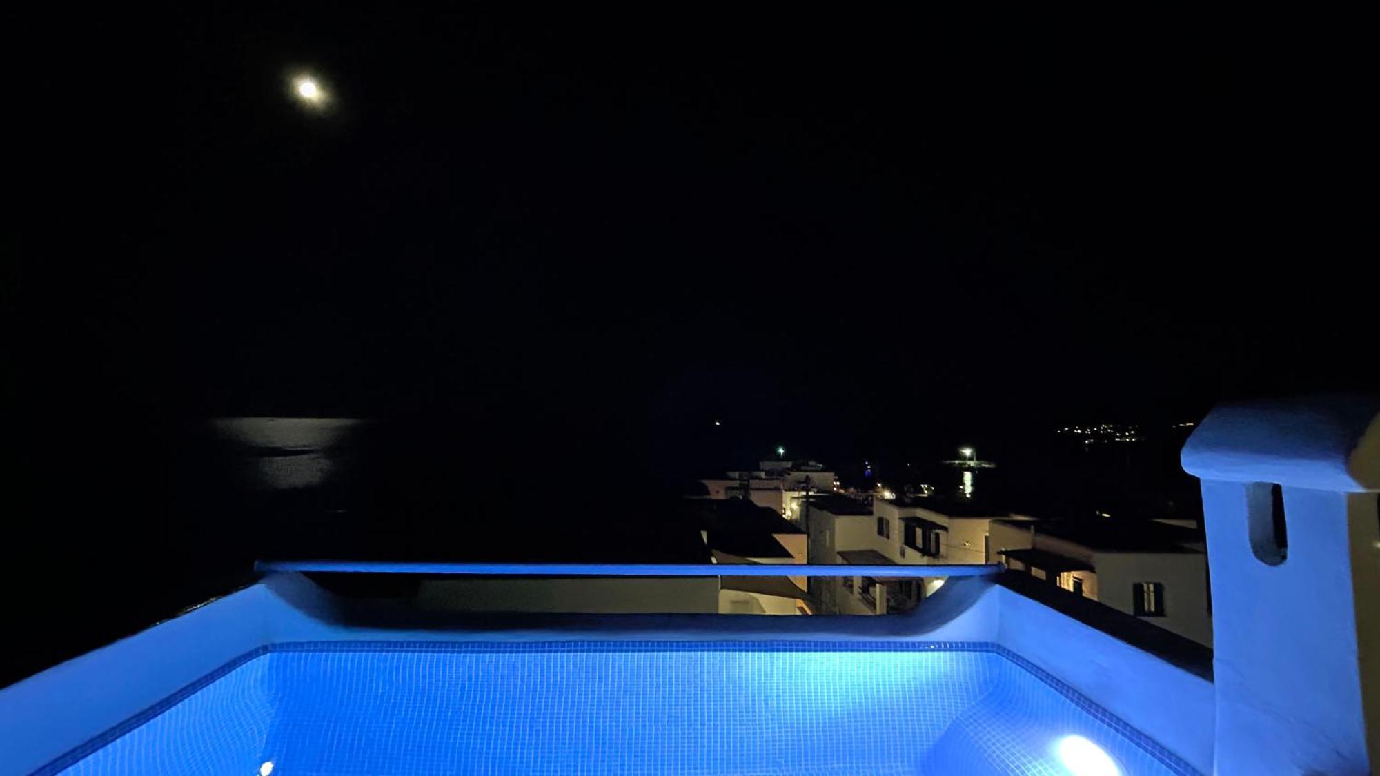 Villa Danae - Seaside Villa With Pool & Hot Tub Πίσω Λιβάδι Εξωτερικό φωτογραφία